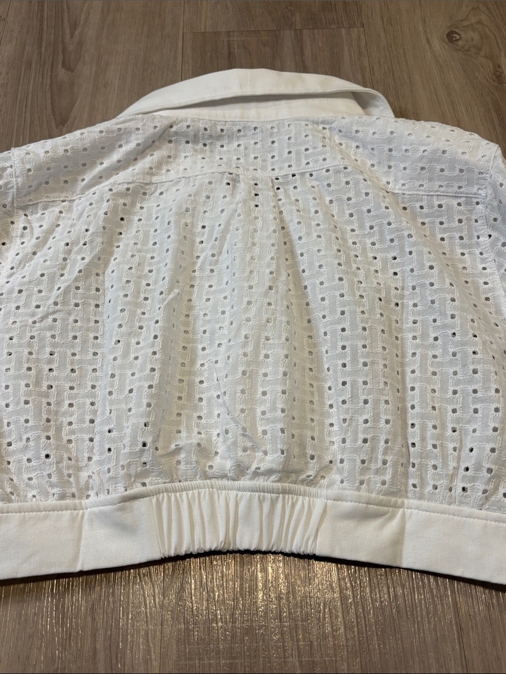 Albion NWT White Eyelet Buttoned Crop - Picture 11 of 15